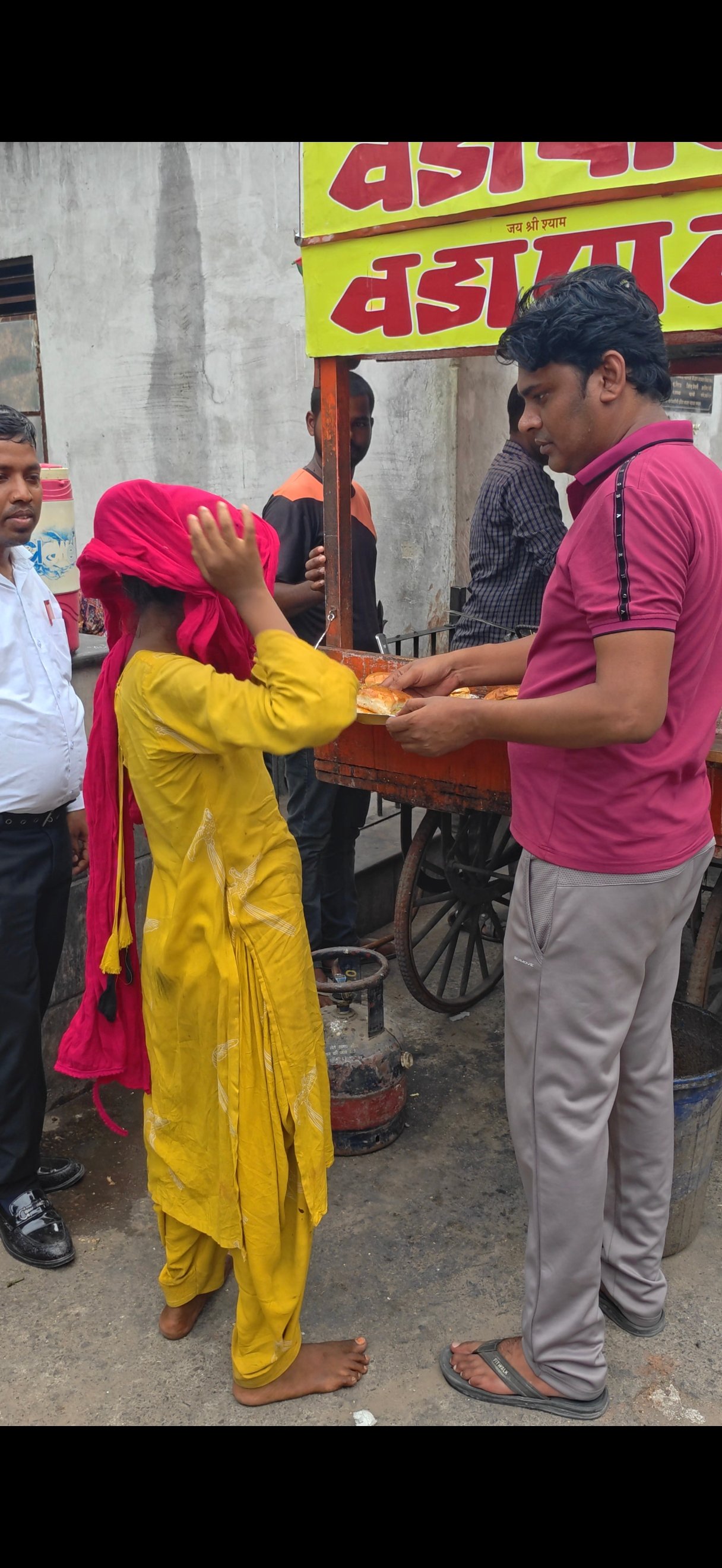 helping poor familes thrugh food& essentital support